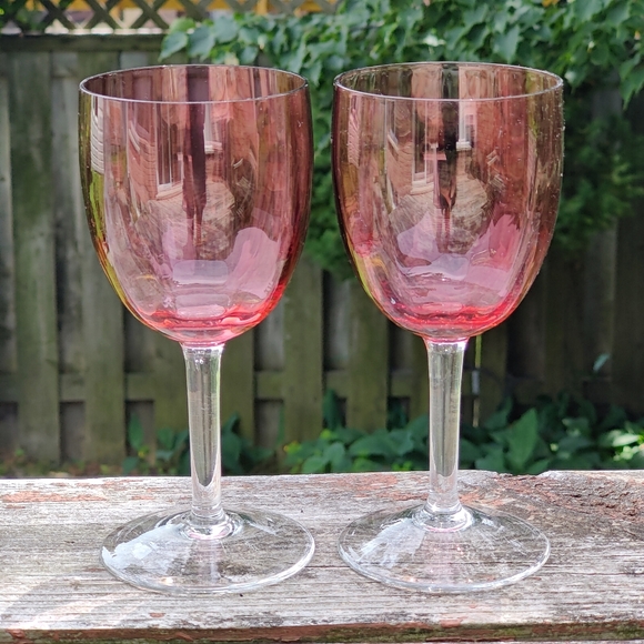 2 Pink 🩷 | 8 oz | Wine 🍷 Glasses - Picture 2 of 10